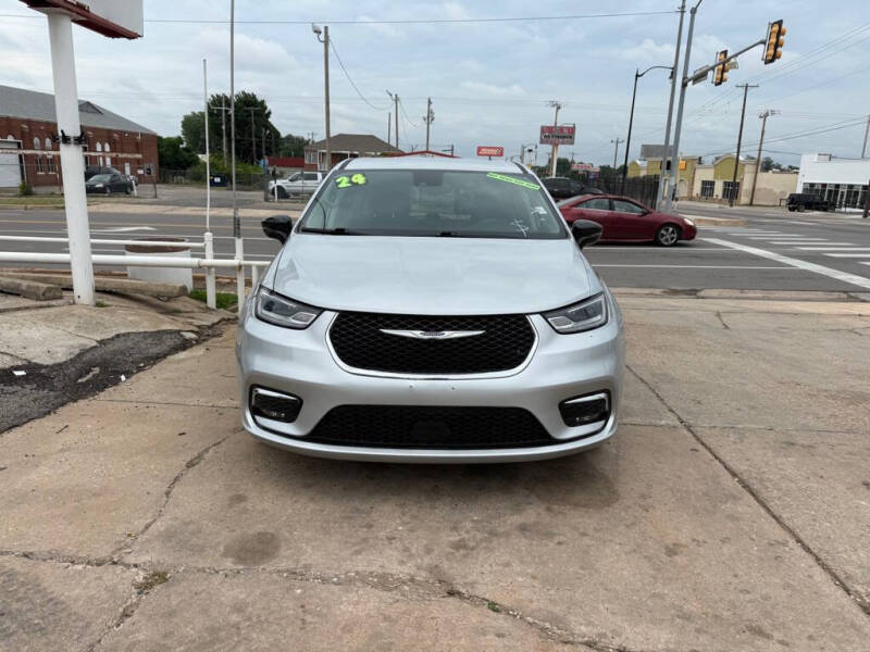 2024 Chrysler Pacifica Touring L
