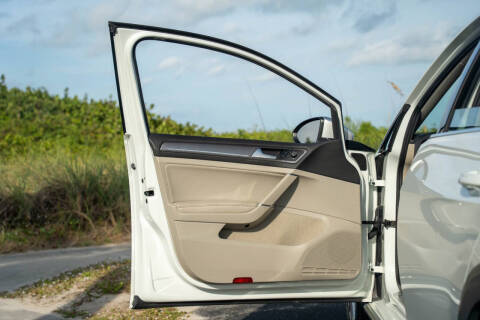 2017 Volkswagen Golf Alltrack TSI S 4Motion