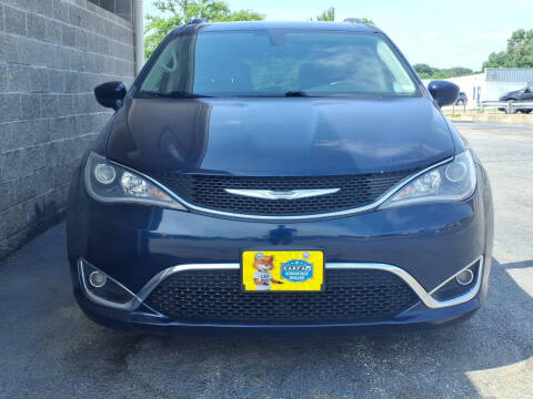 2017 Chrysler Pacifica Touring-L Plus