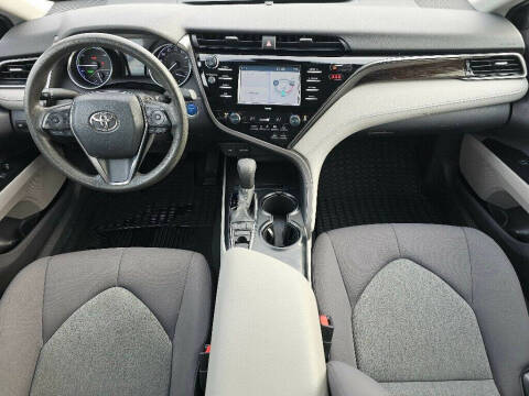 2020 Toyota Camry Hybrid LE