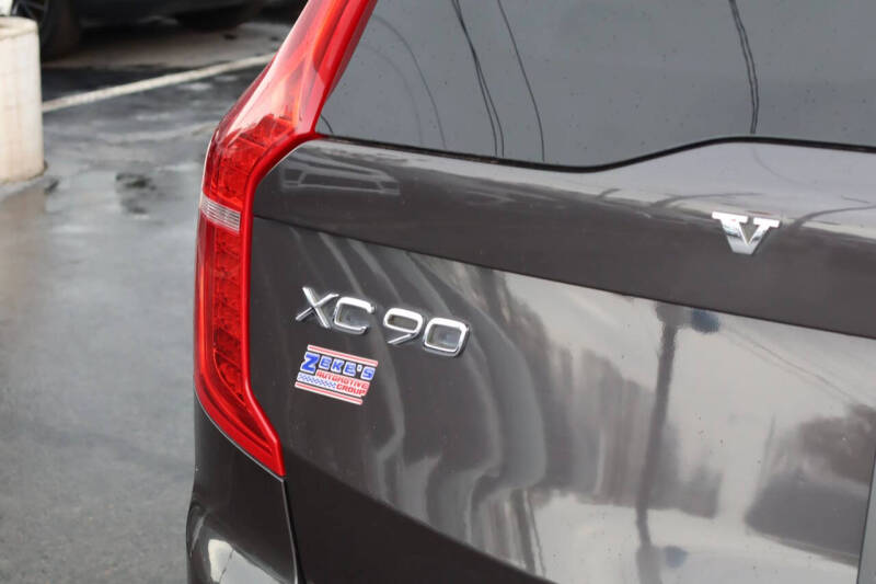2023 Volvo XC90 B5 Core