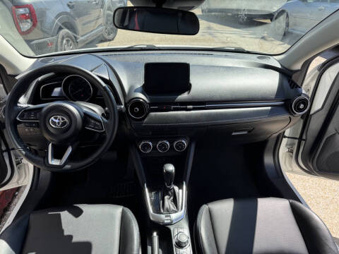 2020 Toyota Yaris Hatchback XLE