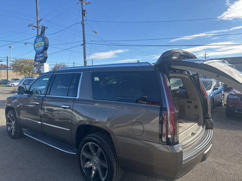 2016 Cadillac Escalade ESV Luxury Collection