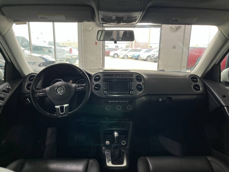 2015 Volkswagen Tiguan SE photo 23