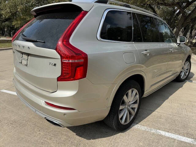 2016 Volvo XC90 T6 Momentum