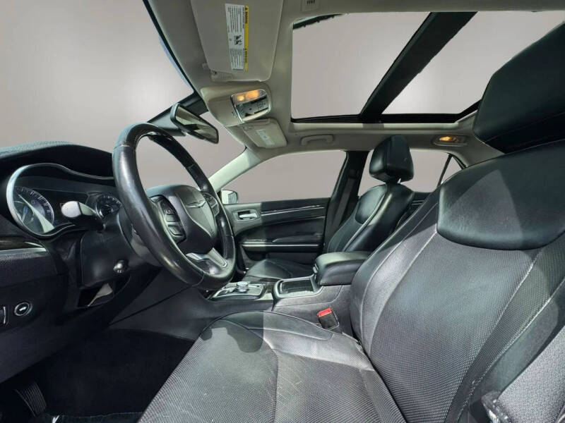 2017 Chrysler 300 C