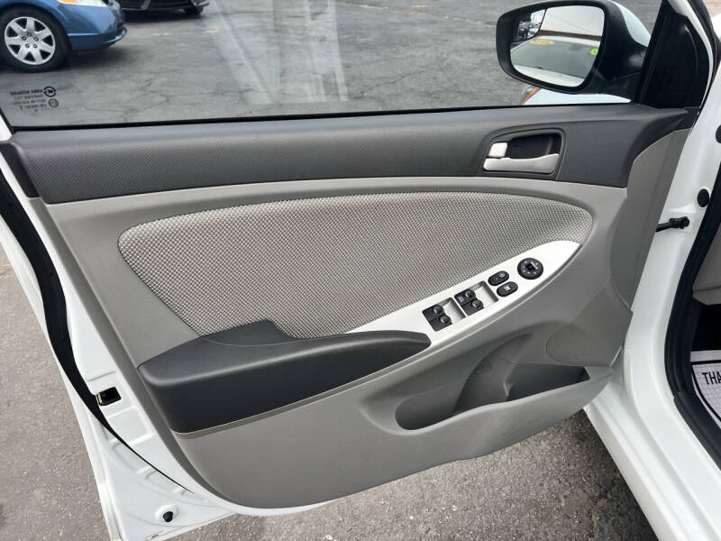 2014 Hyundai Accent GS