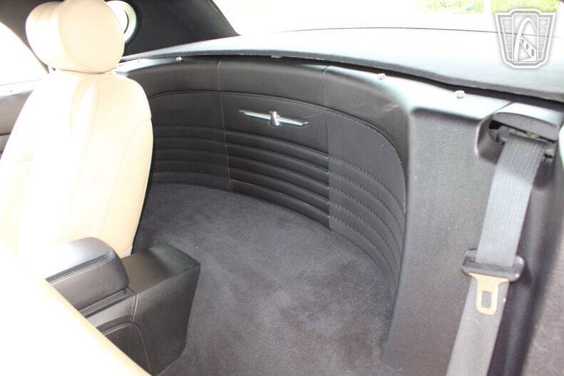 2004 Ford Thunderbird Deluxe