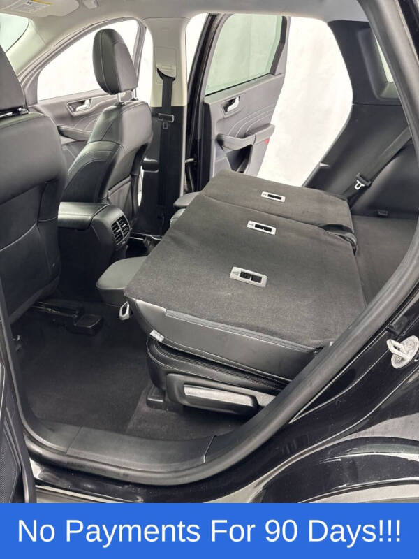 2022 Ford Escape Titanium