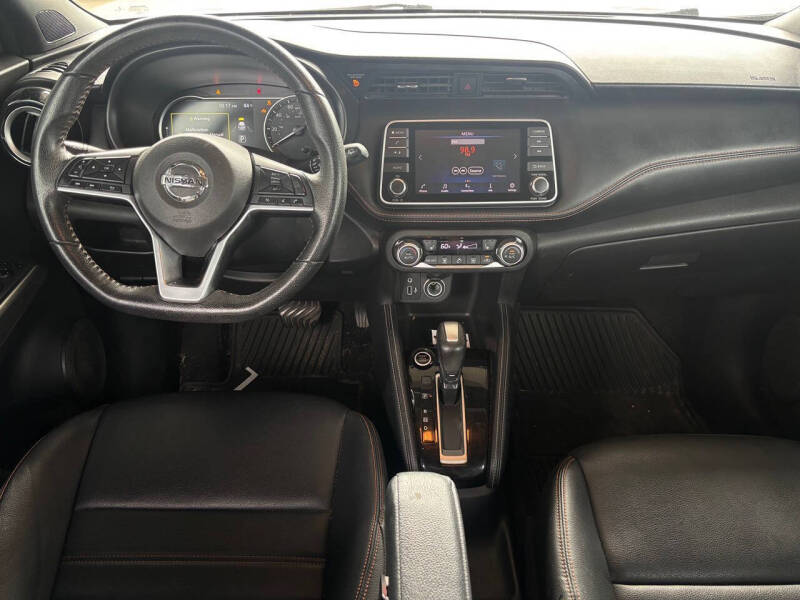 2019 Nissan Kicks SR