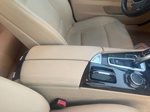 2015 BMW 5 Series 528i