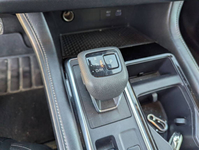 2023 Nissan Pathfinder SV