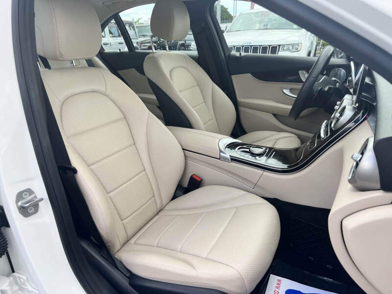 2021 Mercedes-Benz C-Class C 300