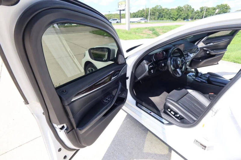 2017 BMW 5 Series 540i