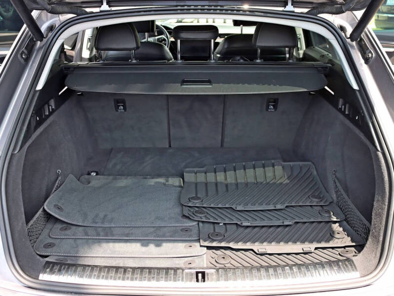 2019 Audi e-tron quattro Prestige