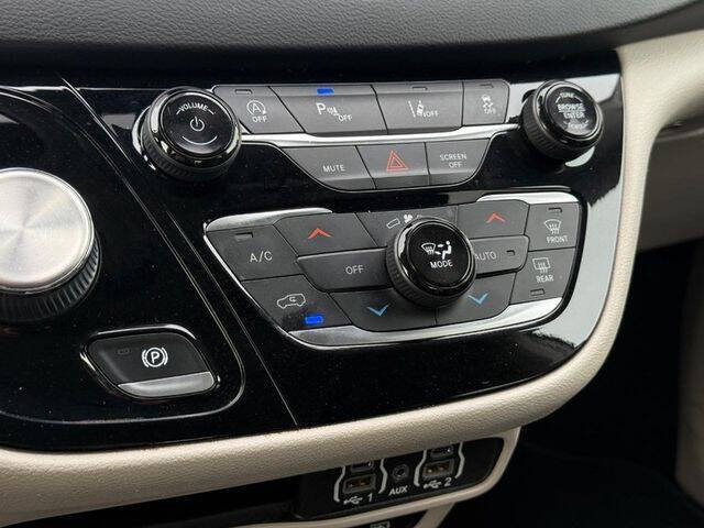 2022 Chrysler Pacifica Touring L