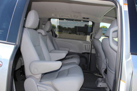 2020 Toyota Sienna XLE 8-Passenger