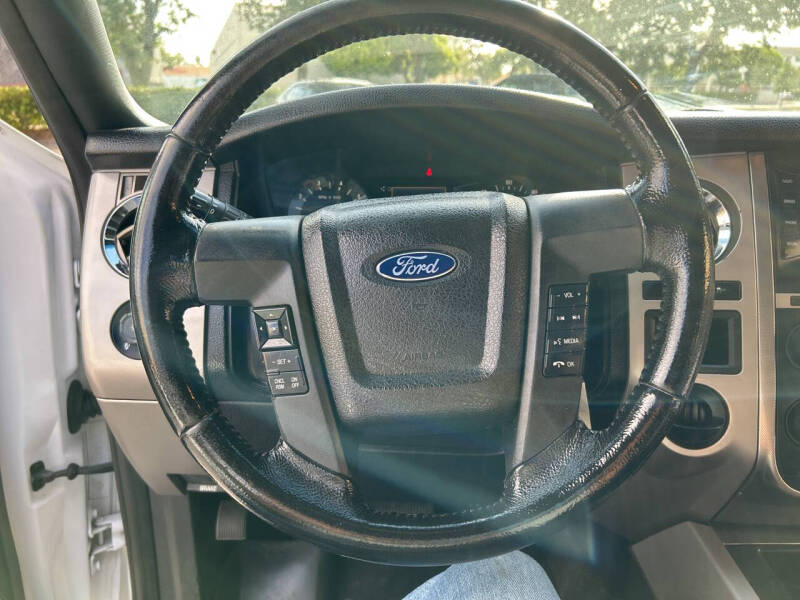 2017 Ford Expedition EL XLT