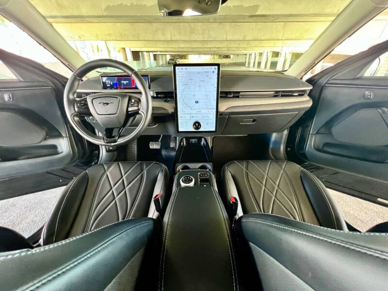 2022 Ford Mustang Mach-E Select