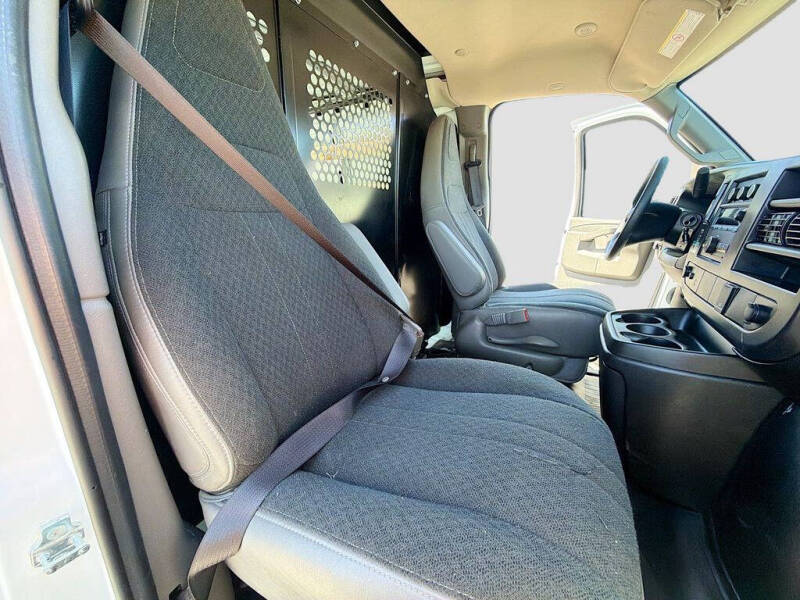 2025 Chevrolet Express 2500