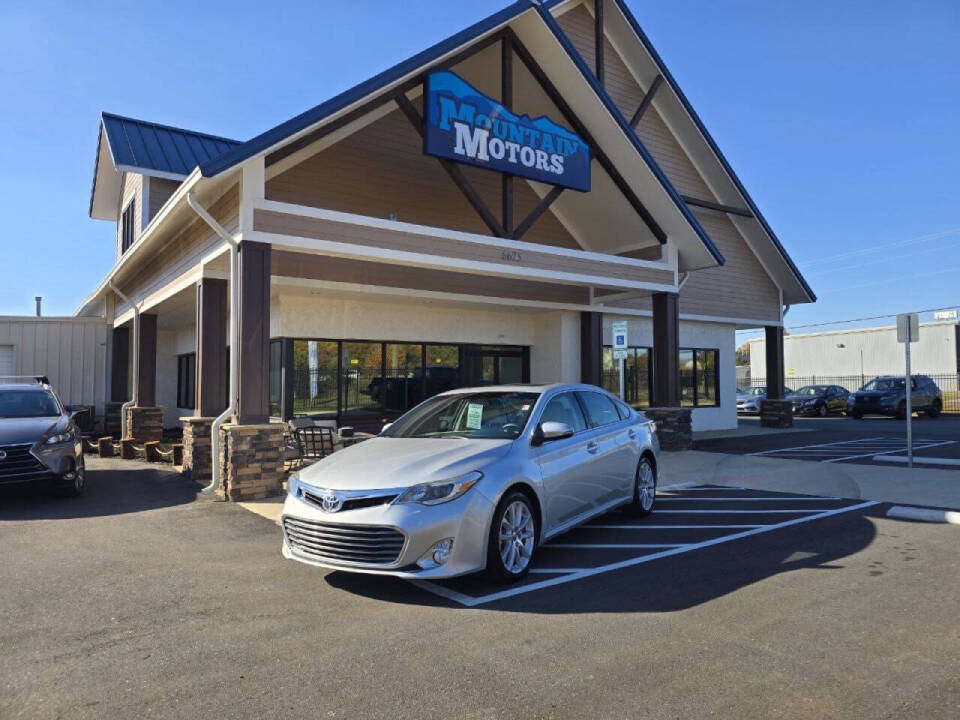 2013 Toyota Avalon XLE Touring's photo