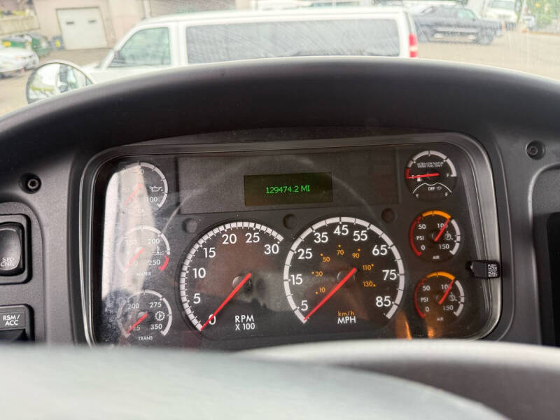 2018 Freightliner M2 106