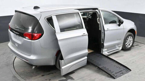 2024 Chrysler Voyager LX