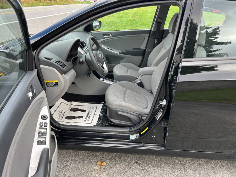 2012 Hyundai Accent GLS