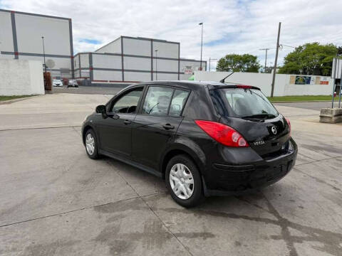 2011 Nissan Versa 1.8 S