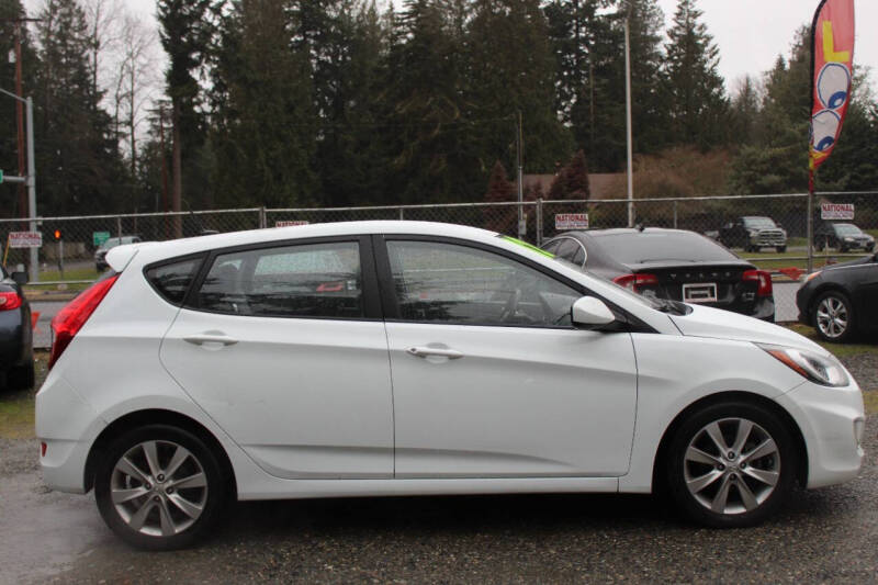 2012 Hyundai Accent SE