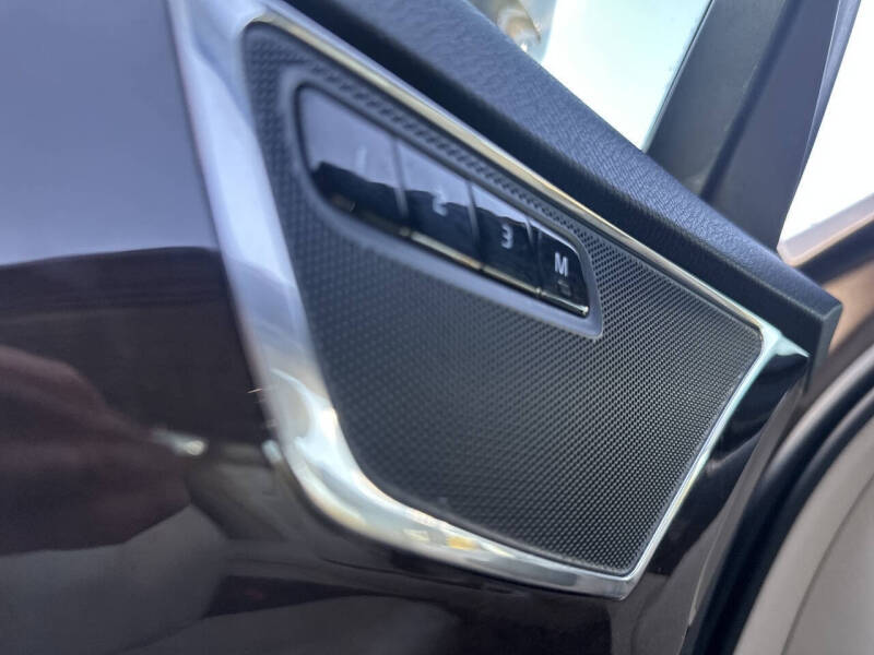 2017 Volvo XC90 T6 Momentum