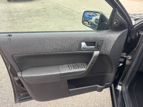 2008 Ford Focus SES