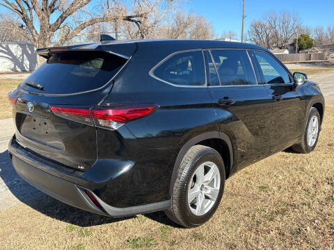 2021 Toyota Highlander LE