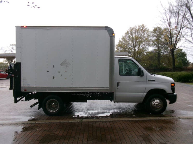 2017 Ford E-Series E-350 SD