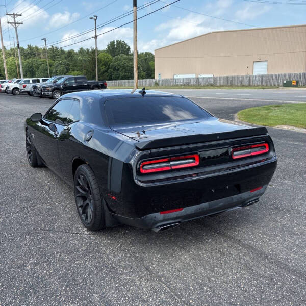 2015 Dodge Challenger R/T Scat Pack Shaker