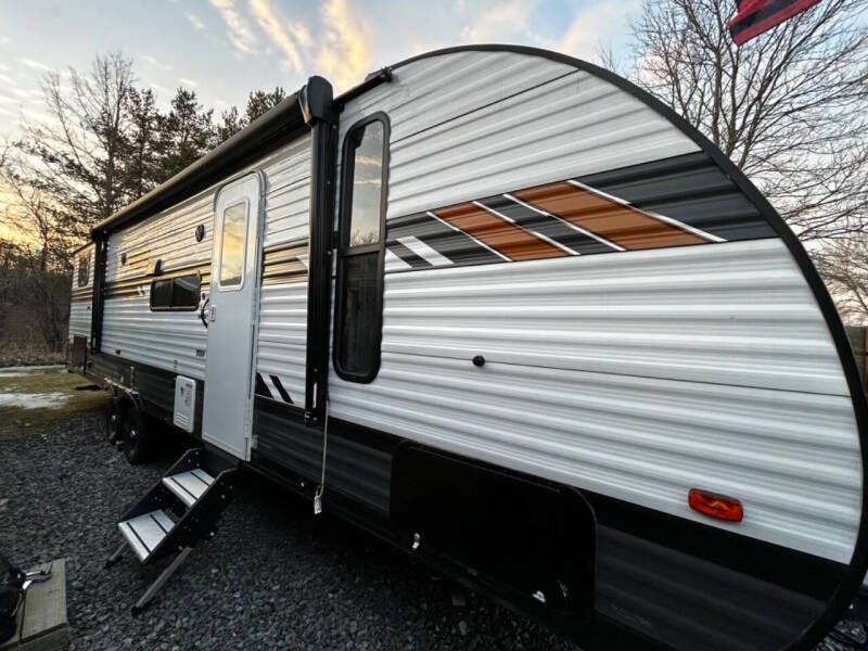 2022 Forest River Wildwood X-Lite 273qbxl for sale at PJ'S Auto & RV in Ithaca NY