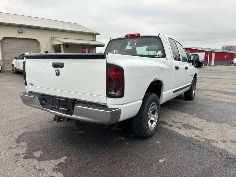 2006 Dodge Ram 1500 Pickup ST photo 3