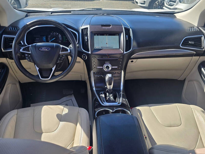2017 Ford Edge Titanium