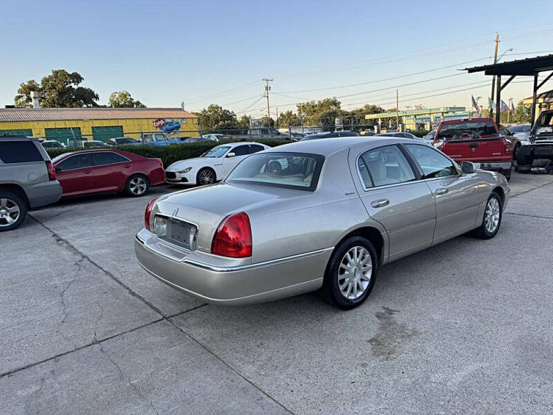 2007 Lincoln Town Car Signature