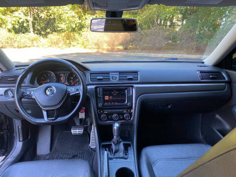 2017 Volkswagen Passat 1.8T R-Line