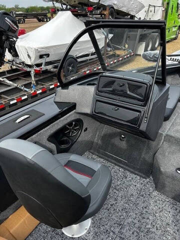 2026 Tracker Targa V-19 Combo