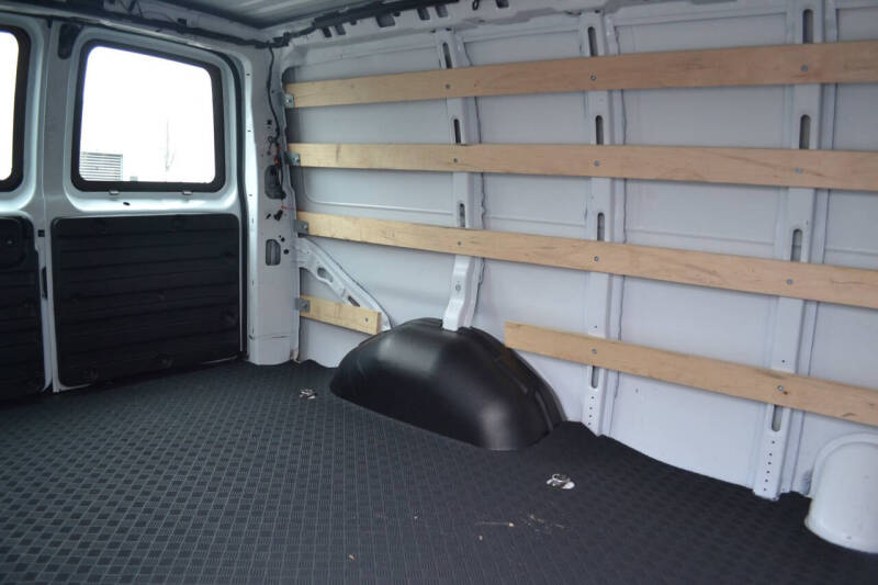 2024 GMC Savana 2500