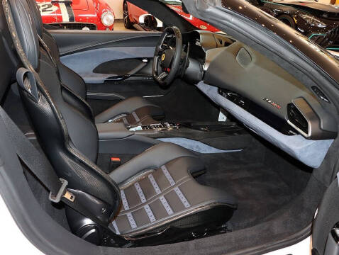 2025 Ferrari 296 GTS