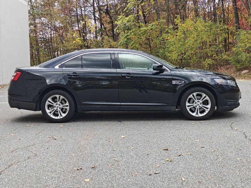 2018 Ford Taurus SEL