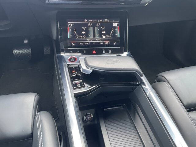 2022 Audi e-tron S quattro Premium Plus