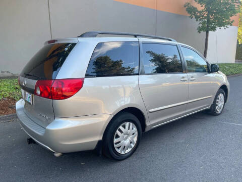 2004 Toyota Sienna