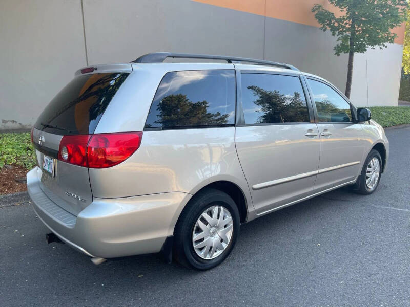 2004 Toyota Sienna