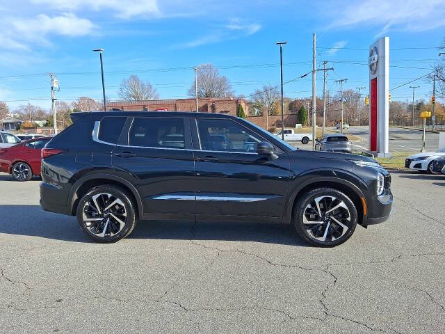 2022 Mitsubishi Outlander ES