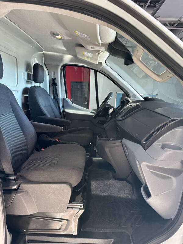 2015 Ford Transit Base photo 11