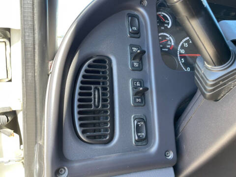 2013 Freightliner Business class M2